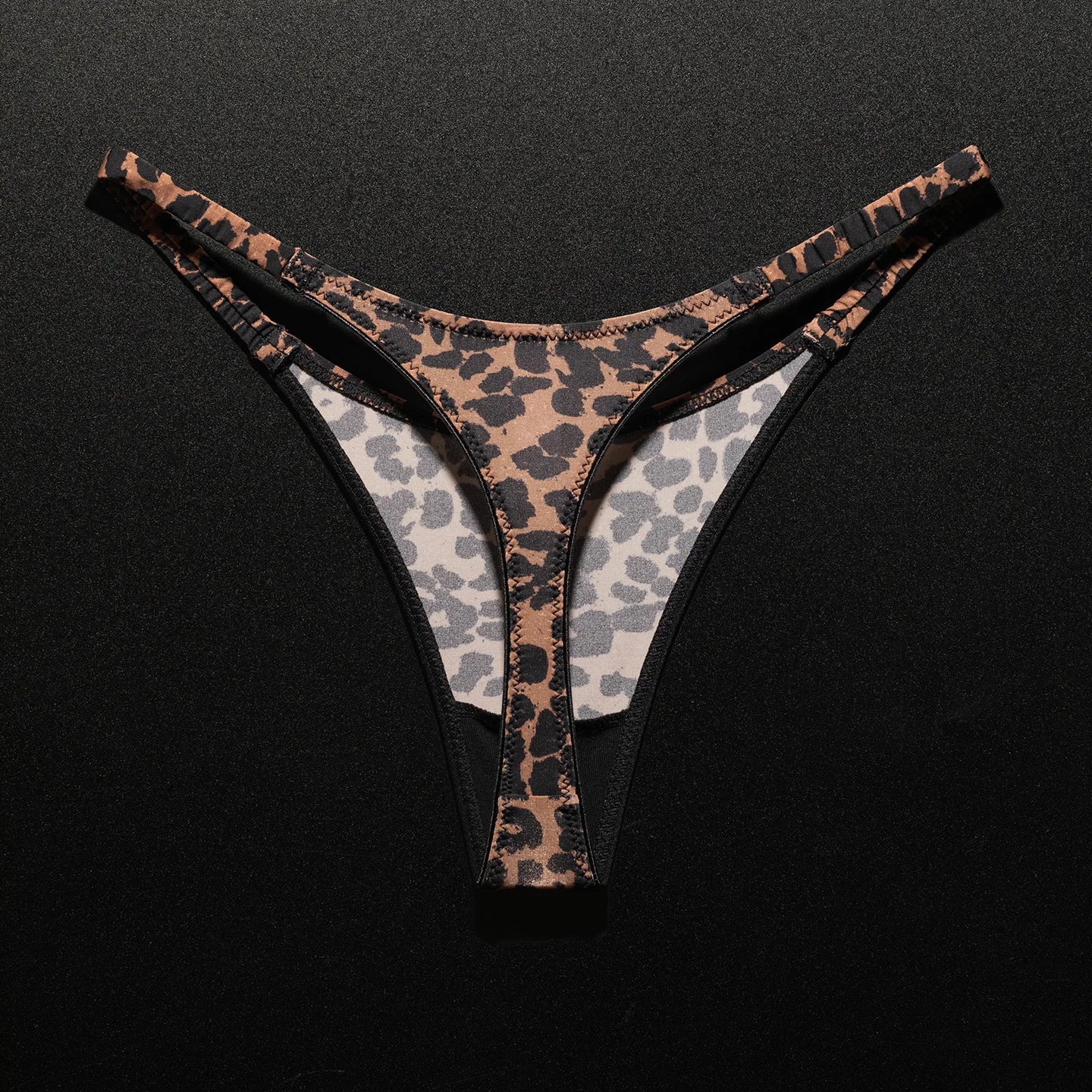 Le Cut Thong